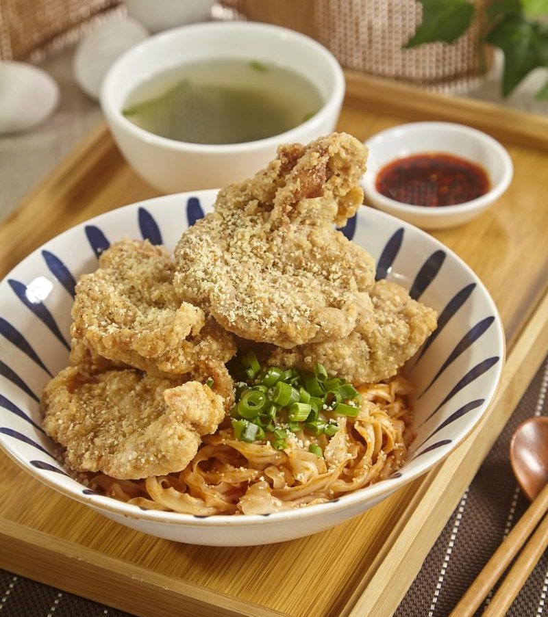 XL Crispy Chicken with Tomatoes Noodle