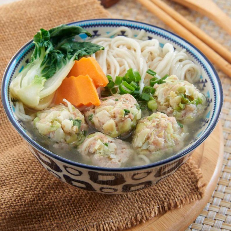 Traditional Chicken Meatball Soup Noodle (5 PCS)