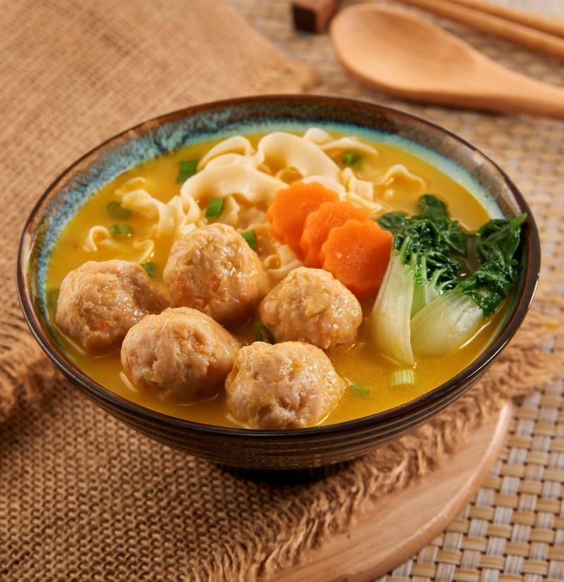 Golden Pumpkin Soup Chicken Meatball Noodle (5 PCS)